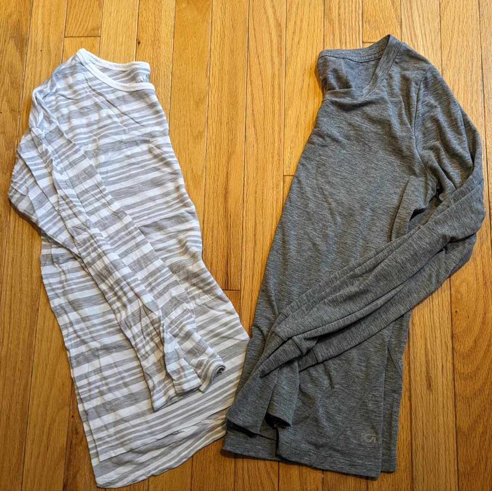 Women's Gap Long Sleeve Bundle size Small and Gray